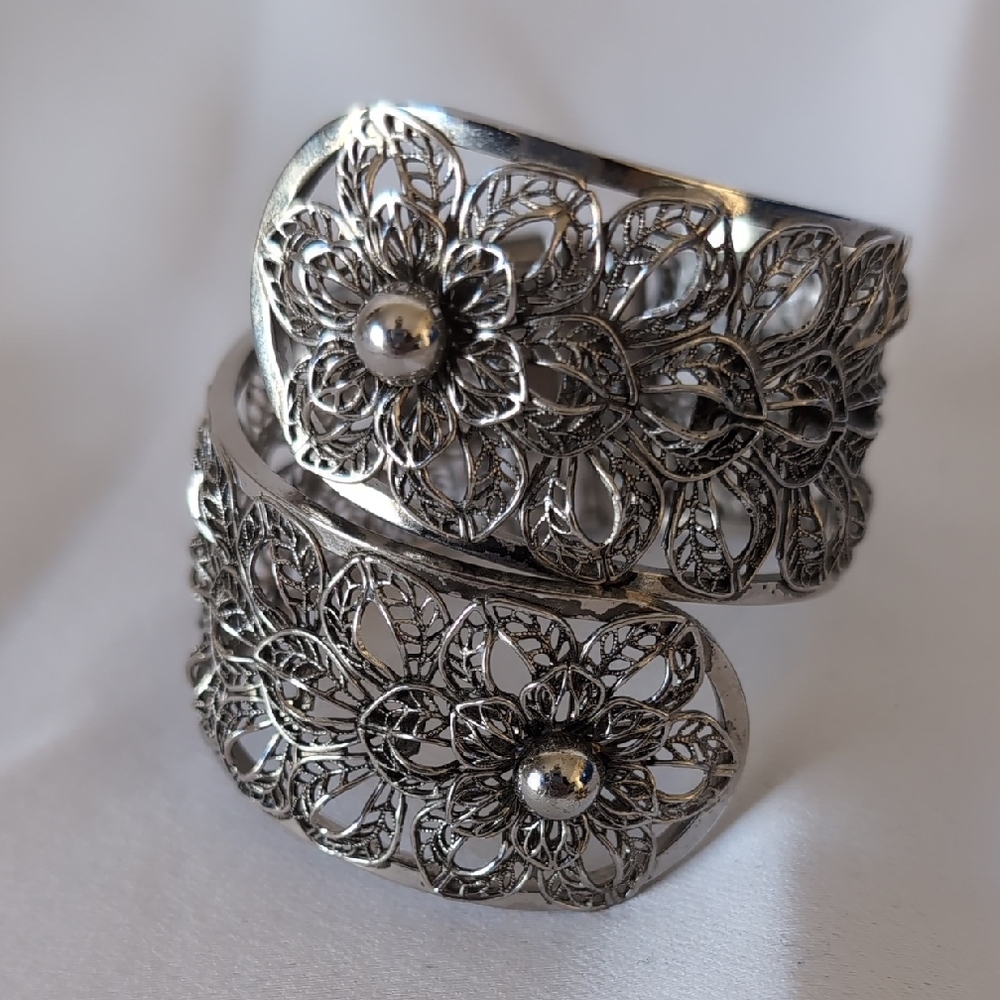 Vtg Vargas Metal Floral Cuff Bracelet